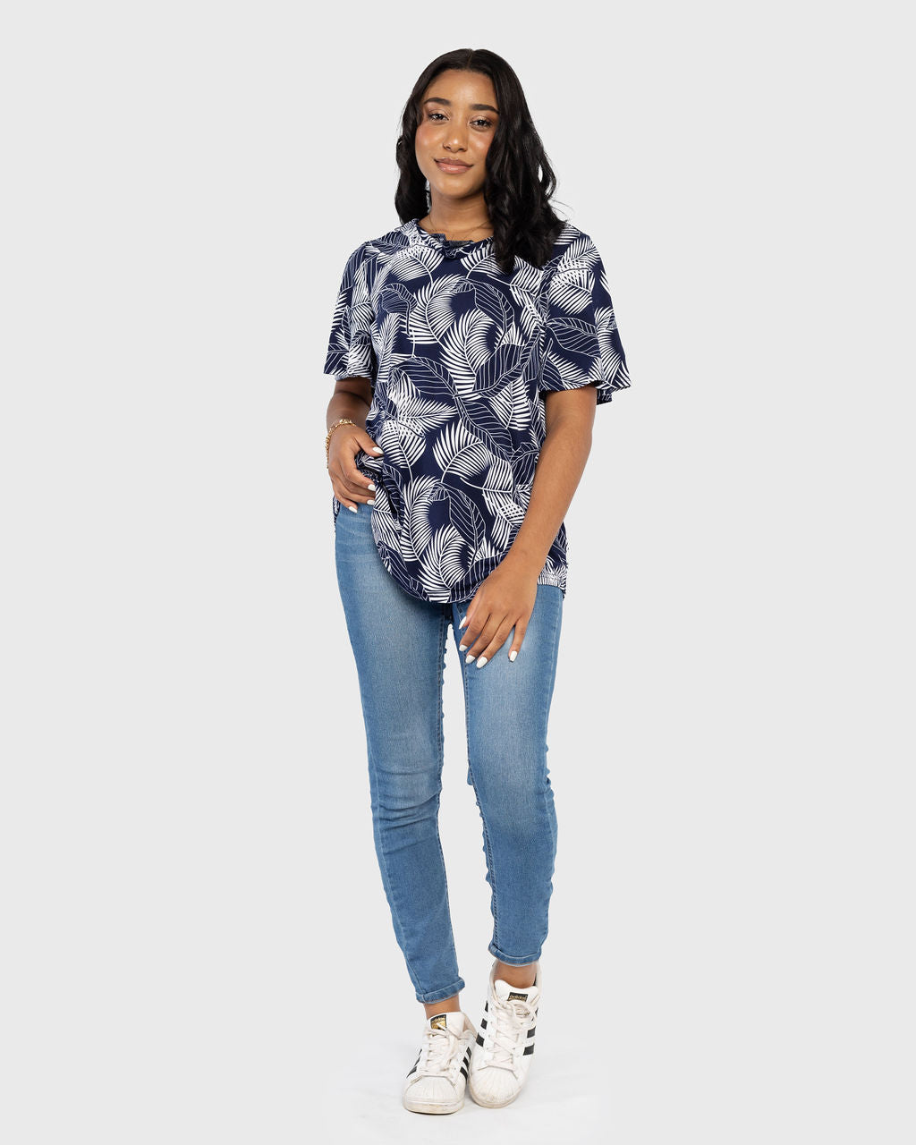 NAVY & WHITE PALM PRINT TOP