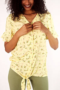 Load image into Gallery viewer, YELLOW FLORAL BLOUSE
