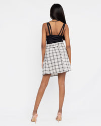 Load image into Gallery viewer, WHITE &amp; BLACK PLEATED MINI SKIRT
